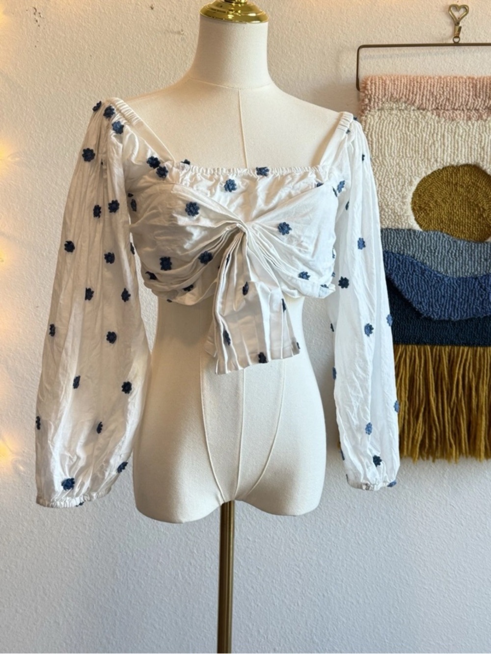 Farm Rio Embroidered Floral White Crop Blouse Size S Balloon Sleeve Tropical Top